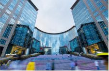 长和投资逾30亿港元 推进香港5G网络 长和投资逾30亿港元 推进香港5G网络