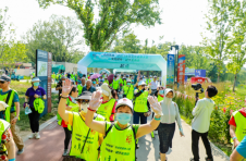 “古韵东城”2023年社会化退休人员全民健身·健步走活动在龙潭中湖公园开展