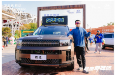 “跑下去！胜意必达”，第五代胜达领跑北京马拉松