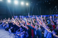 奇卡 QICA 携手邓亚萍、胡麟鹏 ，共庆第十届睿卡嘉年华